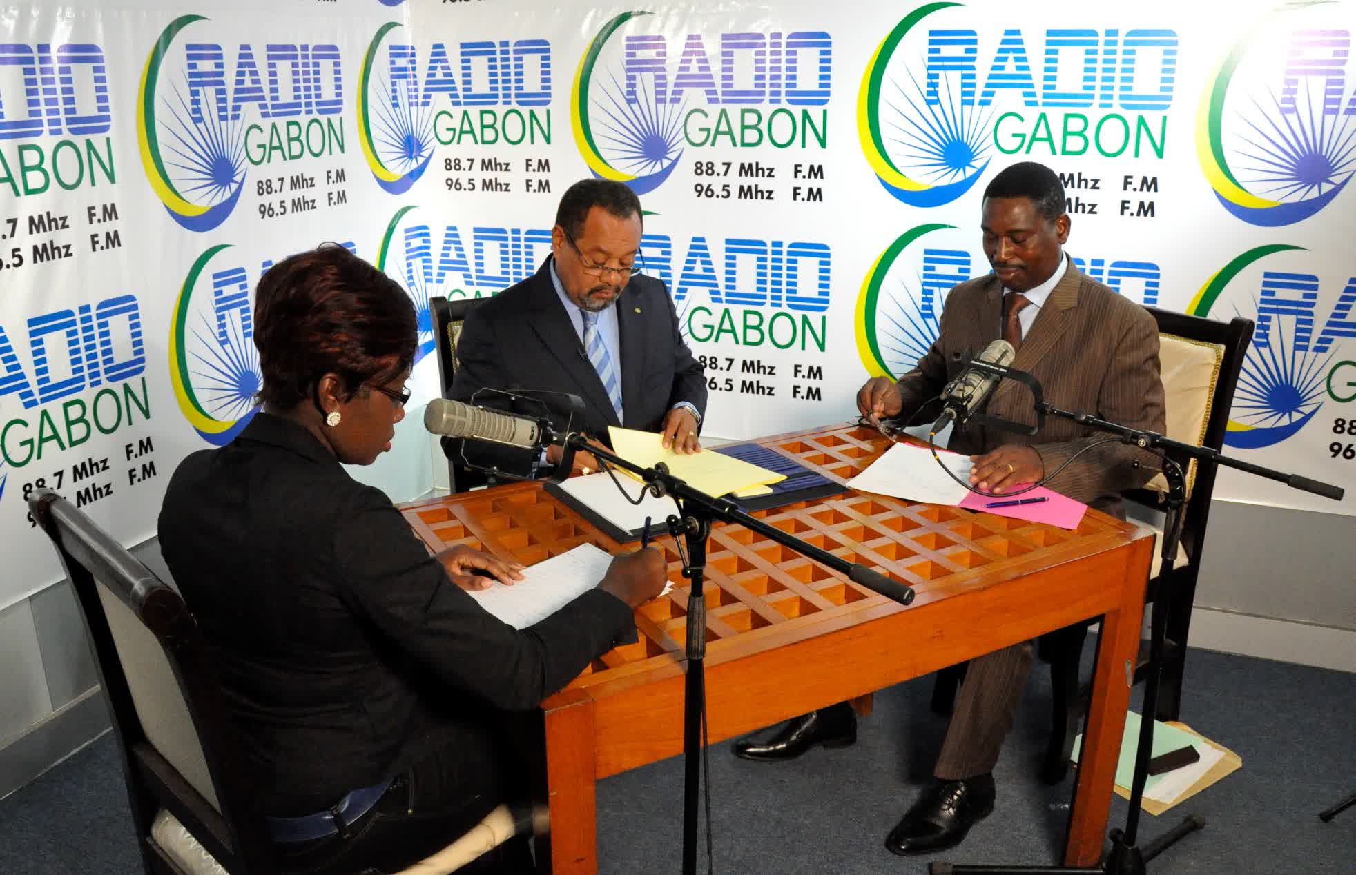 Le MERH recu a radio gabon